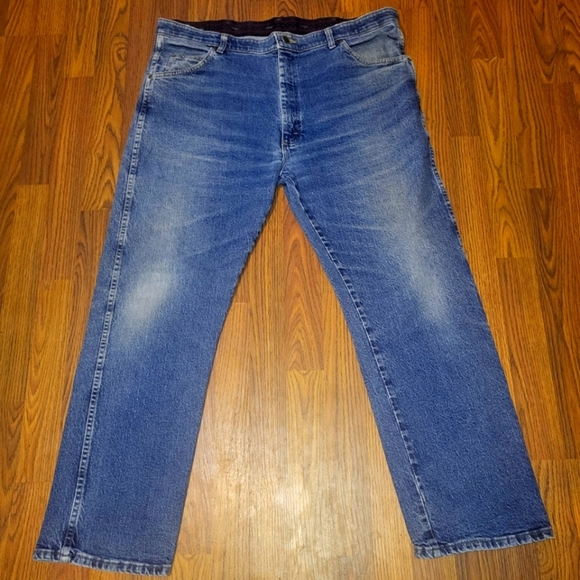 Wrangler Premium Quality Men's 40x30 Jeans – Medium Wash Denim Style&Comfort A75 - Picture 1 of 12